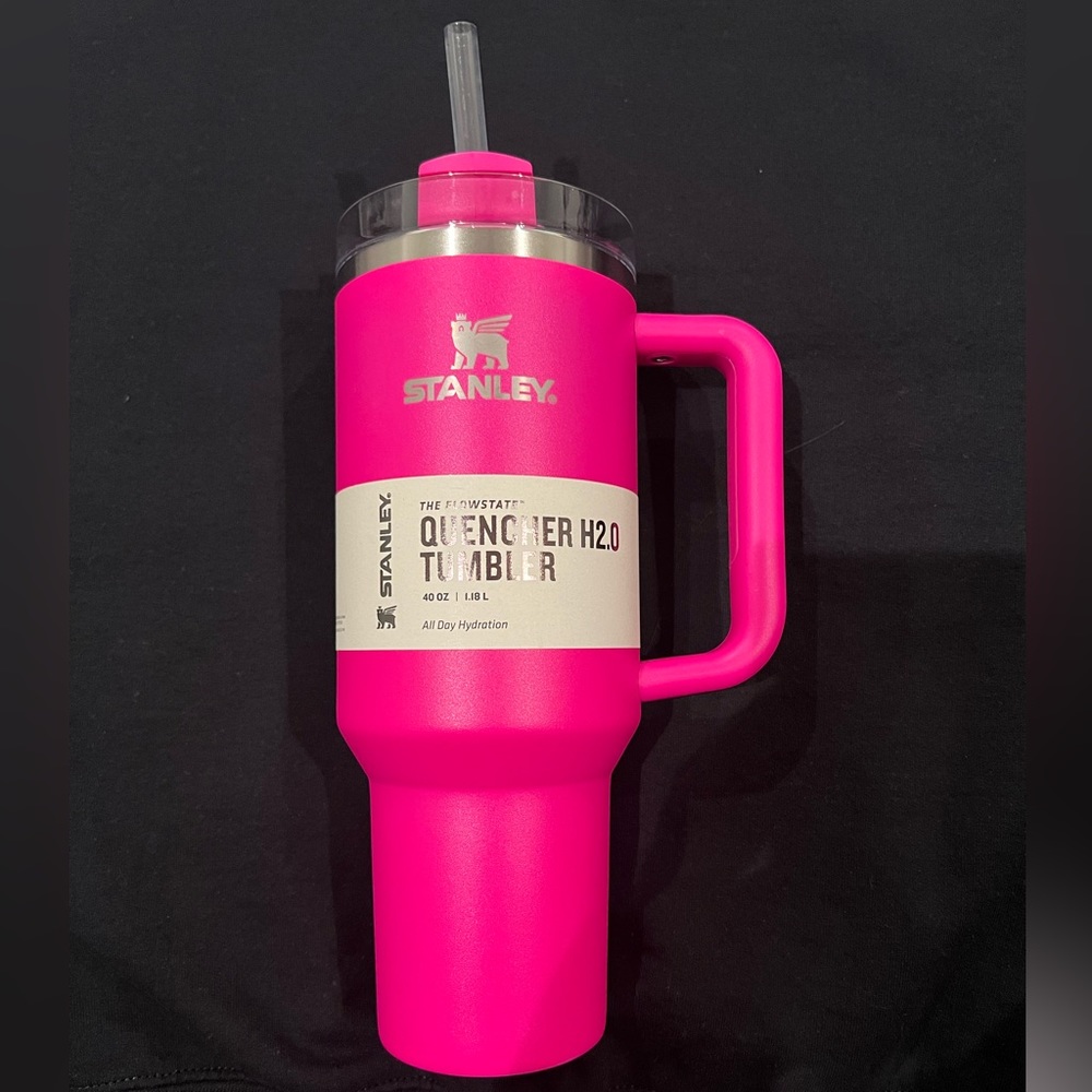NWT Discontinued Camelia Stanley 40oz Quencher H2.0 Tumbler